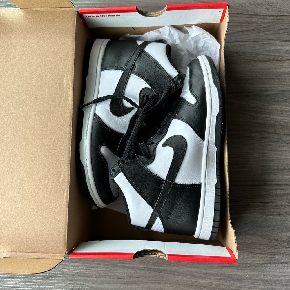 Sz 7 Women’s Nike High Dunk
